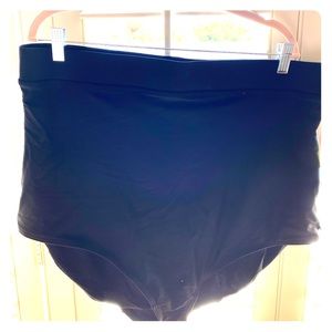 Black bikini bottoms